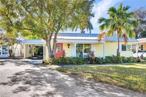 20 Kings Rd #A18, Naples, FL 34112