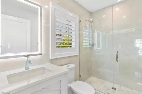 Bath - 810 9th St S, Naples, FL 34102 photo 2 of 3