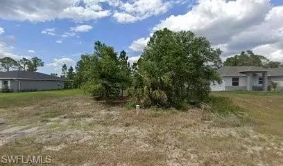 439 Redwing St, Lehigh Acres, FL 33974