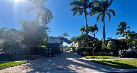 4685 Southern Breeze Dr, Naples, FL 34114
