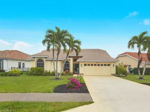 2126 E Crown Pt, Naples, FL 34112