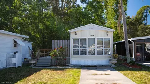 8516 Pepperwood Dr, Estero, FL 33928