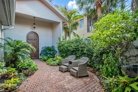 3068 Terramar Dr, Naples, FL 34119 photo 2