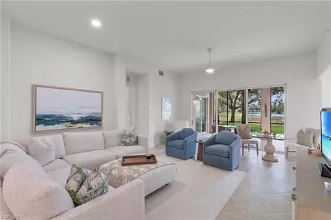 3053 Aviamar Cir #8-102, Naples, FL 34114
