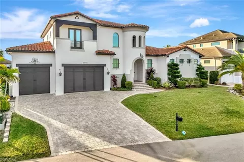 27194 Harbor Dr, Bonita Springs, FL 34135
