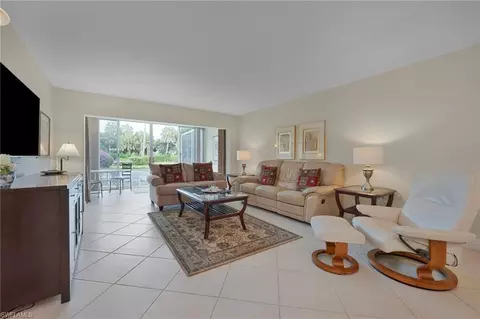 215 Cypress Way E #C4, Naples, FL 34110