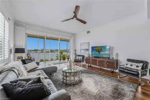 9566 Gulf Shore Dr #201, Naples, FL 34108