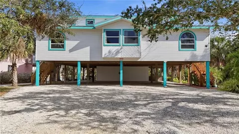 21697699 Indian Bayou Dr, Fort Myers Beach, FL 33931