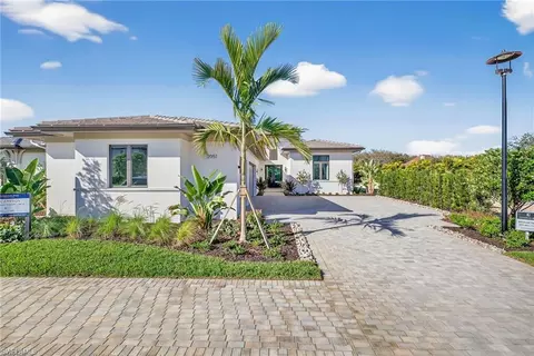 2051 Cambridge Park Dr, Naples, FL 34109