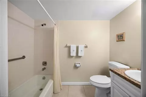 Bath - 1830 Bald Eagle Dr #431A, Naples, FL 34105 photo 2 of 3