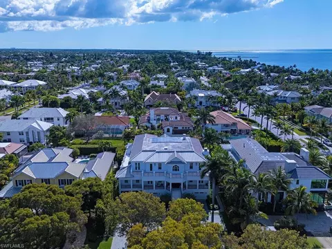 View/Area - 140 3rd Ave S, Naples, FL 34102 photo 2 of 3