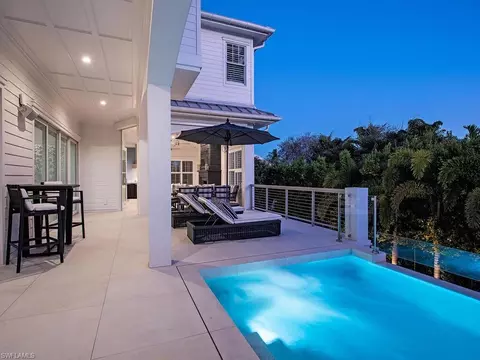 Exterior - 140 3rd Ave S, Naples, FL 34102 photo 5 of 7