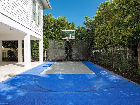 Exterior - 140 3rd Ave S, Naples, FL 34102 photo 6 of 7