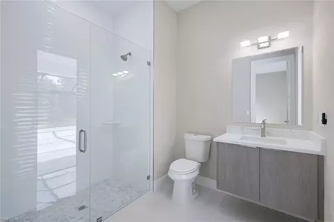 Bath - 3632 3rd Ave SW, Naples, FL 34117 photo 3 of 4
