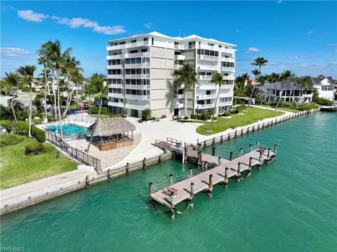 60 Pelican St W #505, Naples, FL 34113