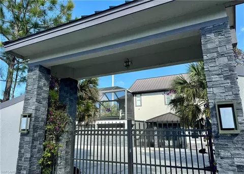 3585 33rd Ave NE, Naples, FL 34120