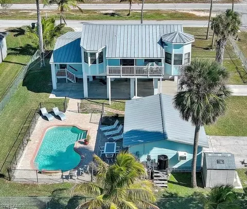 407 Copeland Ave N, Everglades City, FL 34139