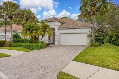 15818 Delaplata Ln, Naples, FL 34110