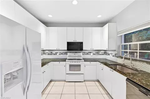Kitchen - 3258 Tamara Dr #2, Naples, FL 34109 photo 1 of 2