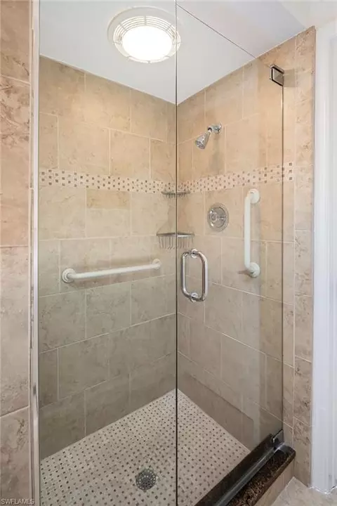 Bath - 748 Willowhead Dr, Naples, FL 34103 photo 2 of 4