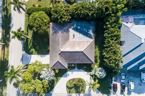 View/Area - 748 Willowhead Dr, Naples, FL 34103 photo 3 of 4