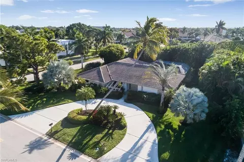 748 Willowhead Dr, Naples, FL 34103