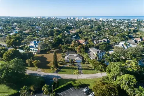 View/Area - 700 Bow Line Dr, Naples, FL 34103 photo 4 of 12