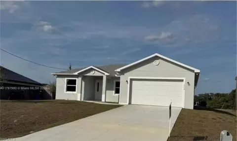 1062 Jay Ct, Labelle, FL 33935