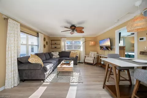 780 10th Ave S #24, Naples, FL 34102