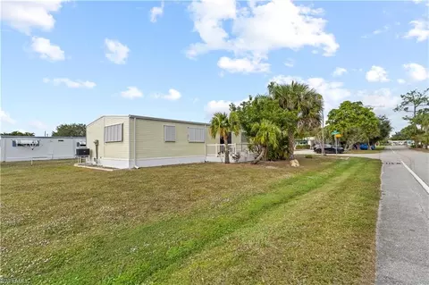 Exterior - 17 Saint Raphael Dr, Naples, FL 34112 photo 5 of 9
