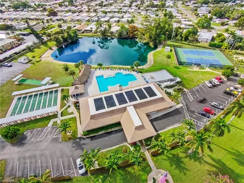 17 Saint Raphael Dr, Naples, FL 34112