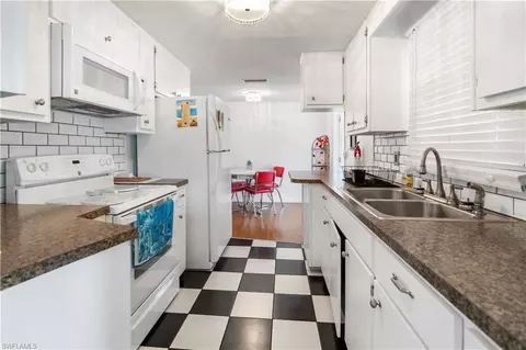 Kitchen - 17 Saint Raphael Dr, Naples, FL 34112 photo 3 of 3