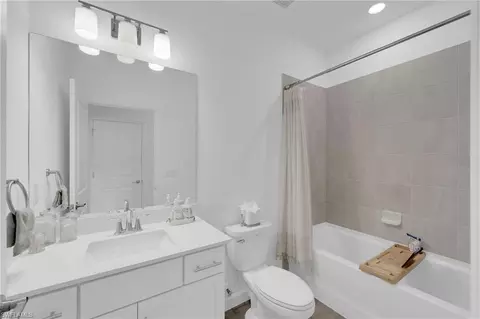 Bath - 18664 Ives Dr, Estero, FL 33928 photo 2 of 3