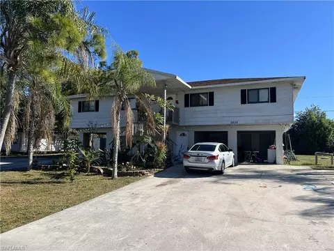 2836 Tropicana Blvd, Naples, FL 34116