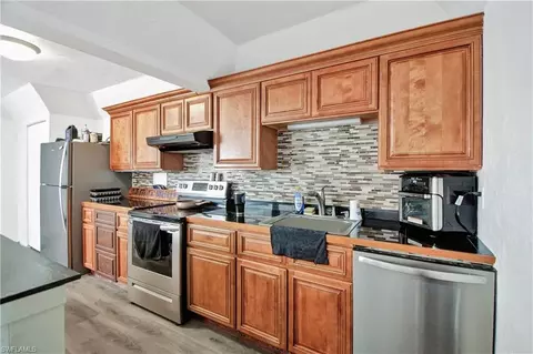 Kitchen - 101 Pago Pago Dr E, Naples, FL 34113 photo 4 of 4