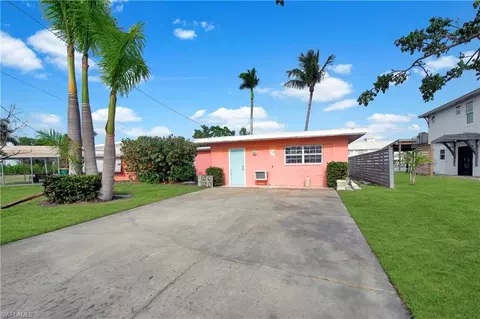 Exterior - 101 Pago Pago Dr E, Naples, FL 34113 photo 6 of 8