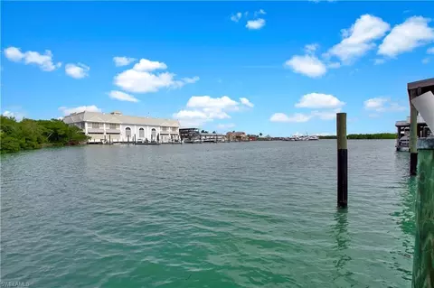 101 Pago Pago Dr E, Naples, FL 34113