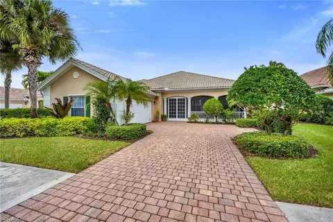 8009 Wilfredo Ct, Naples, FL 34114