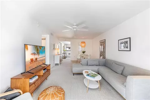 72 7th St S #309, Naples, FL 34102
