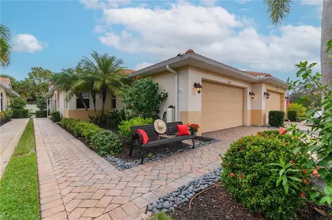 13418 Kent St, Naples, FL 34109