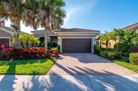 13419 Silktail Dr, Naples, FL 34109