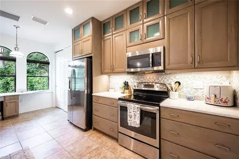 Kitchen - 9077 Capistrano St N #4702, Naples, FL 34113 photo 3 of 3