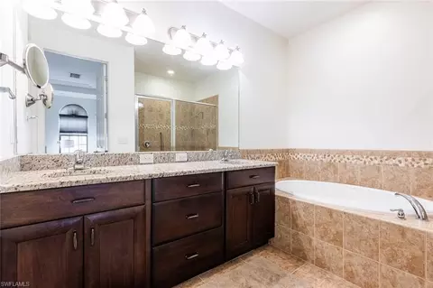 Bath - 9077 Capistrano St N #4702, Naples, FL 34113 photo 1 of 4