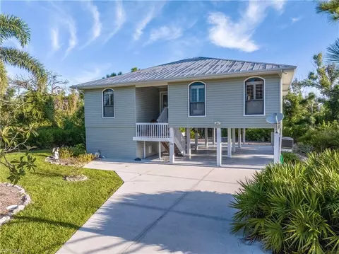 4403 Lake Heather Cir, Saint James City, FL 33956