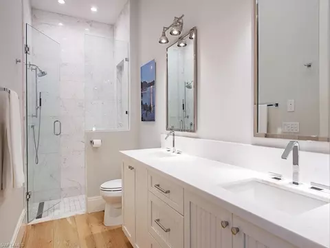 Bath - 452 Putter Point Dr, Naples, FL 34103 photo 4 of 5