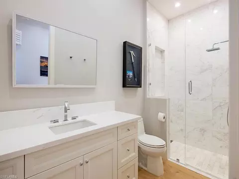 Bath - 452 Putter Point Dr, Naples, FL 34103 photo 3 of 5