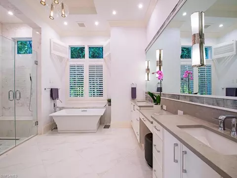 Bath - 452 Putter Point Dr, Naples, FL 34103 photo 1 of 5