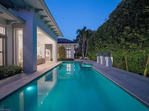 Exterior - 452 Putter Point Dr, Naples, FL 34103 photo 5 of 6
