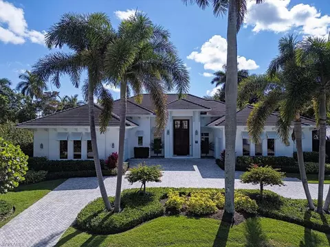 Exterior - 452 Putter Point Dr, Naples, FL 34103 photo 2 of 6