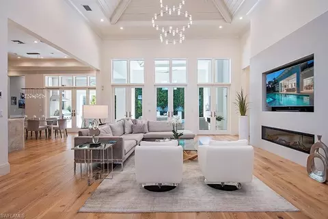 Living - 452 Putter Point Dr, Naples, FL 34103 photo 2 of 4